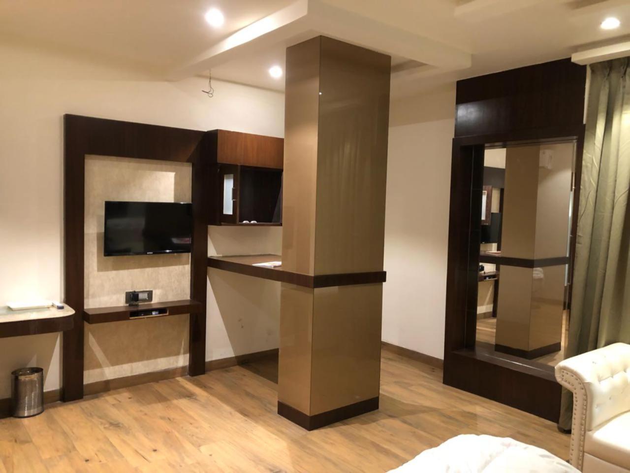 Hotel Prince Viraj Jabalpur Extérieur photo